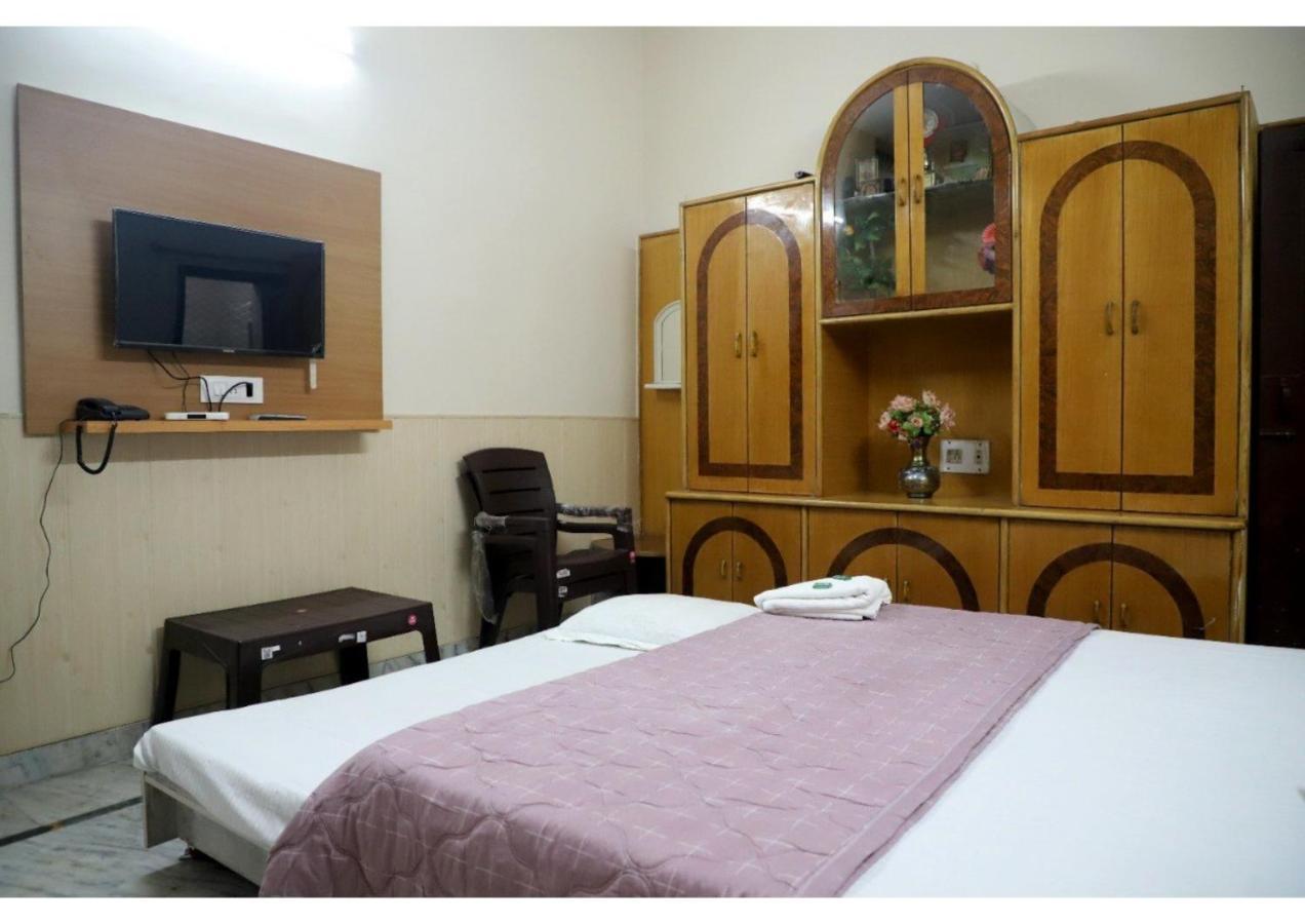 Rk Lodge Amritsar Exteriör bild