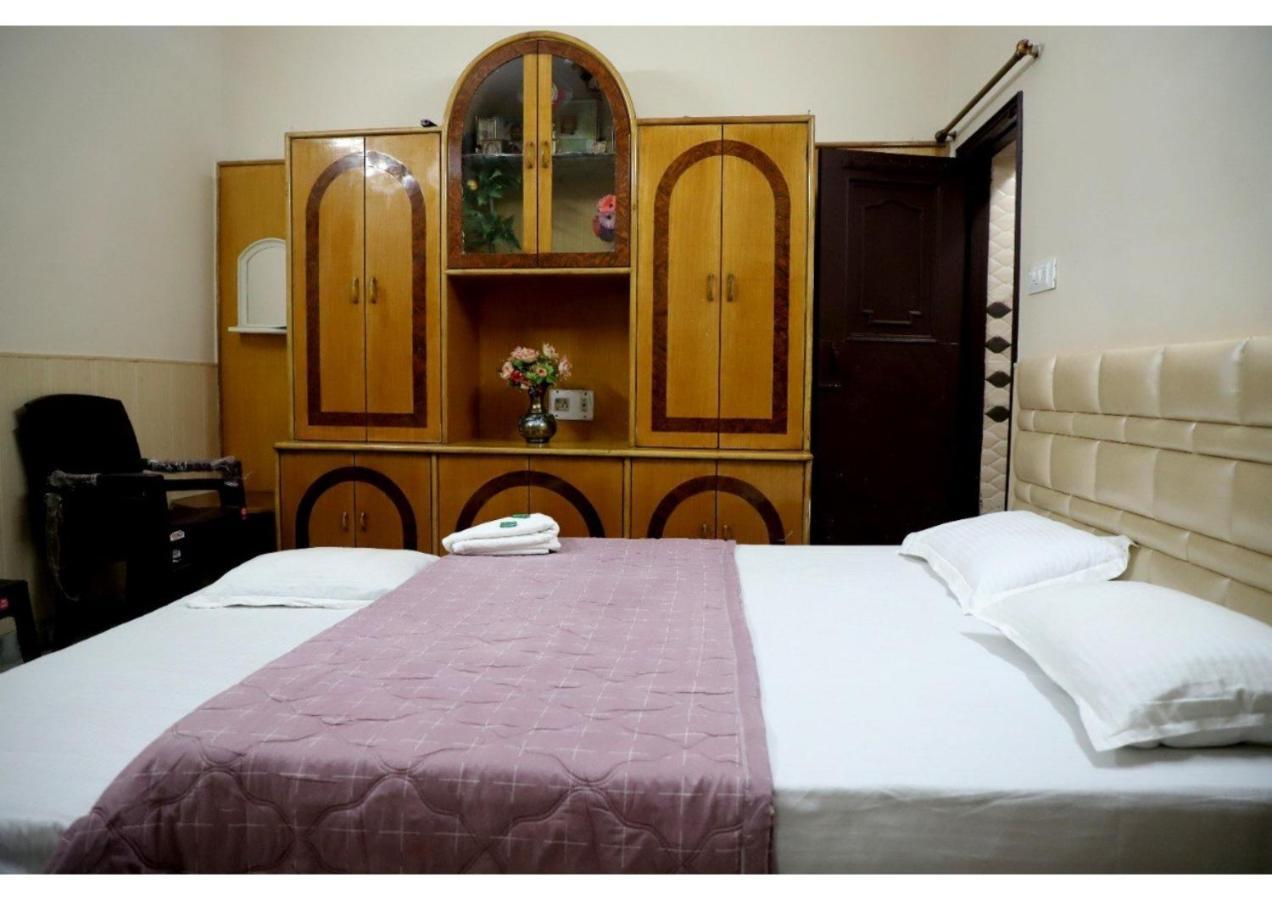 Rk Lodge Amritsar Exteriör bild