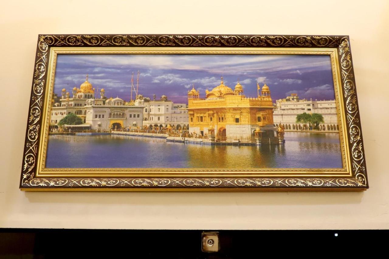 Rk Lodge Amritsar Exteriör bild