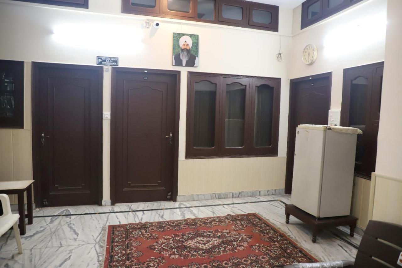 Rk Lodge Amritsar Exteriör bild