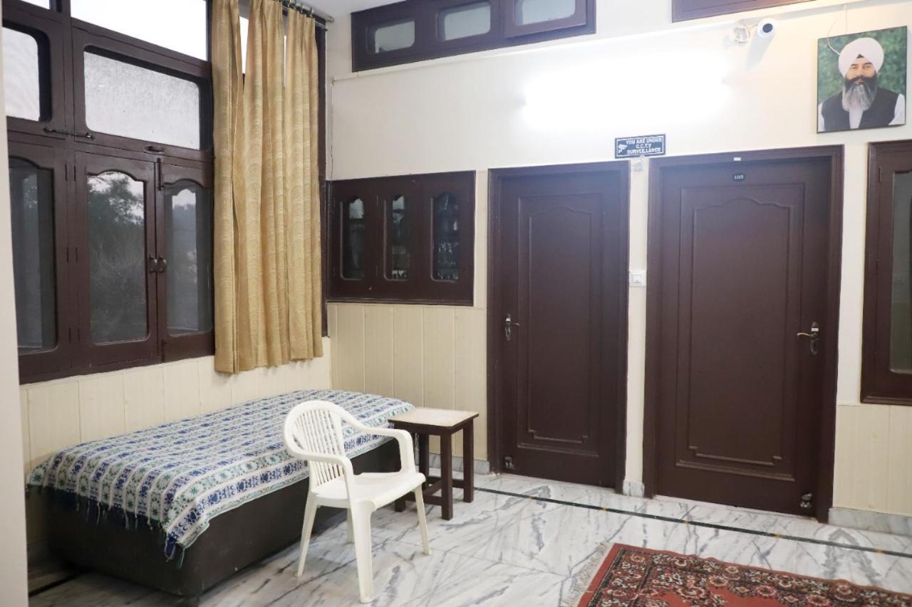 Rk Lodge Amritsar Exteriör bild