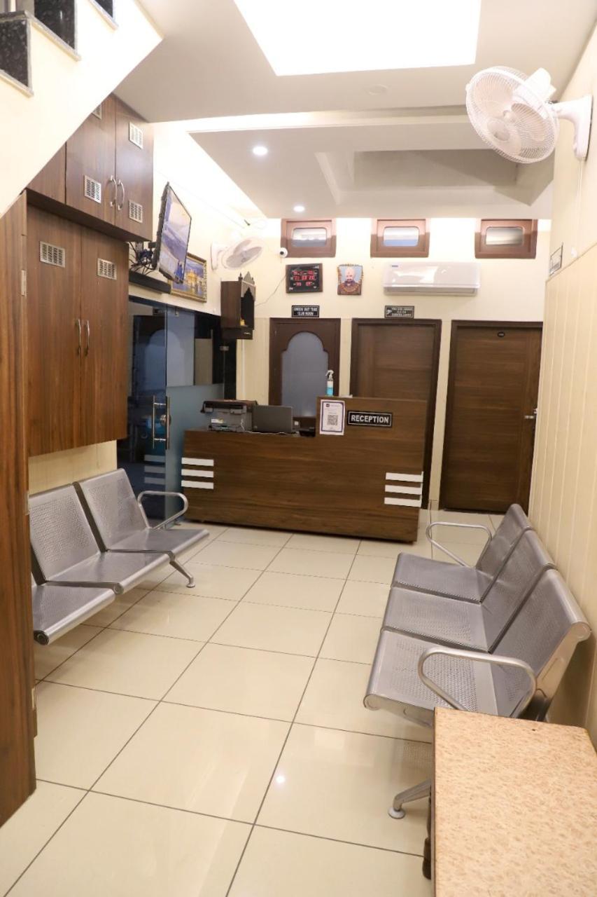 Rk Lodge Amritsar Exteriör bild