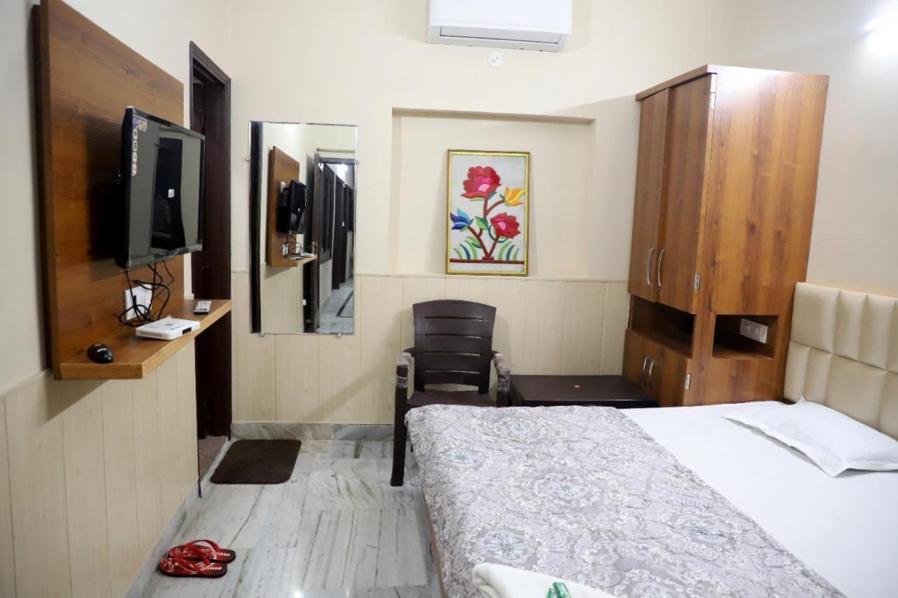 Rk Lodge Amritsar Exteriör bild