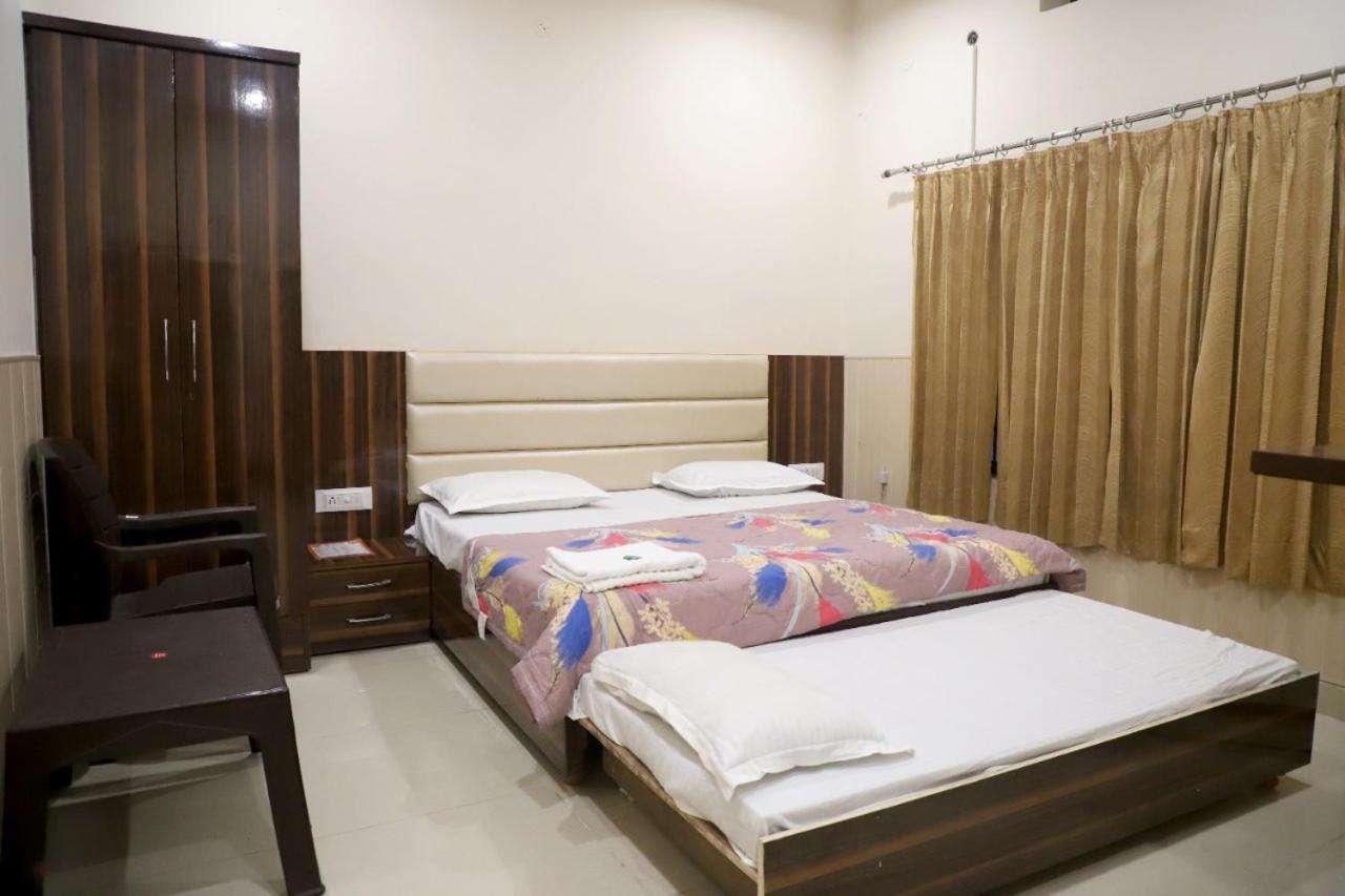 Rk Lodge Amritsar Exteriör bild