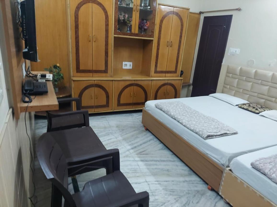 Rk Lodge Amritsar Exteriör bild