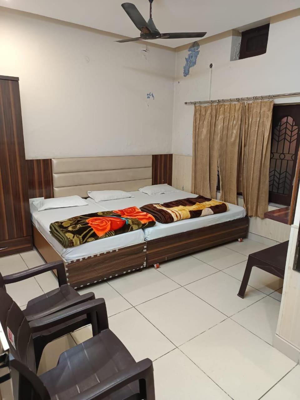 Rk Lodge Amritsar Exteriör bild