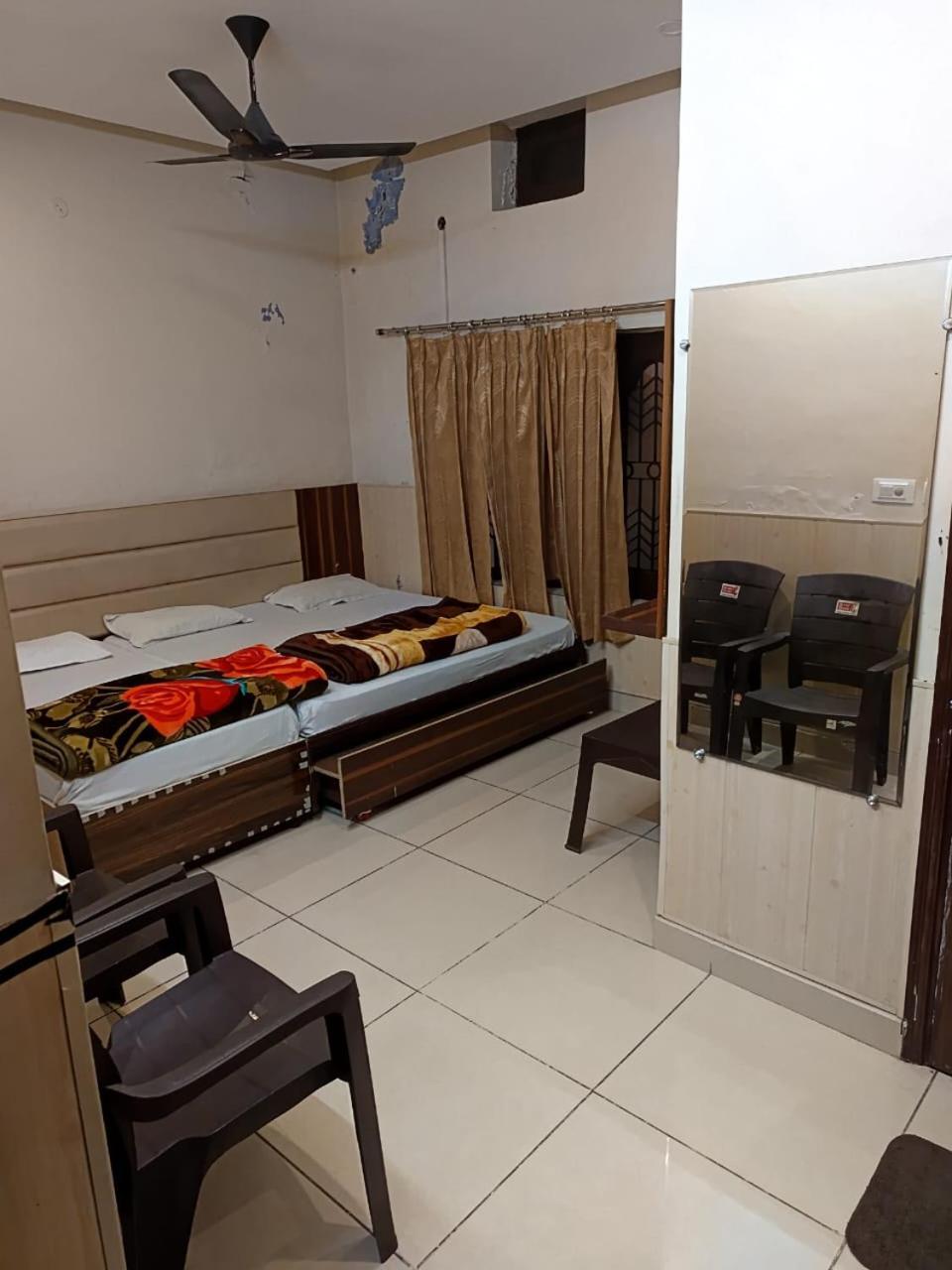 Rk Lodge Amritsar Exteriör bild